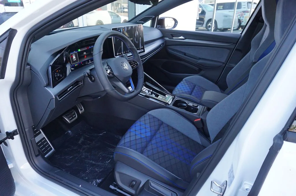 New 2026 White/off-white Volkswagen 2.0T image 10