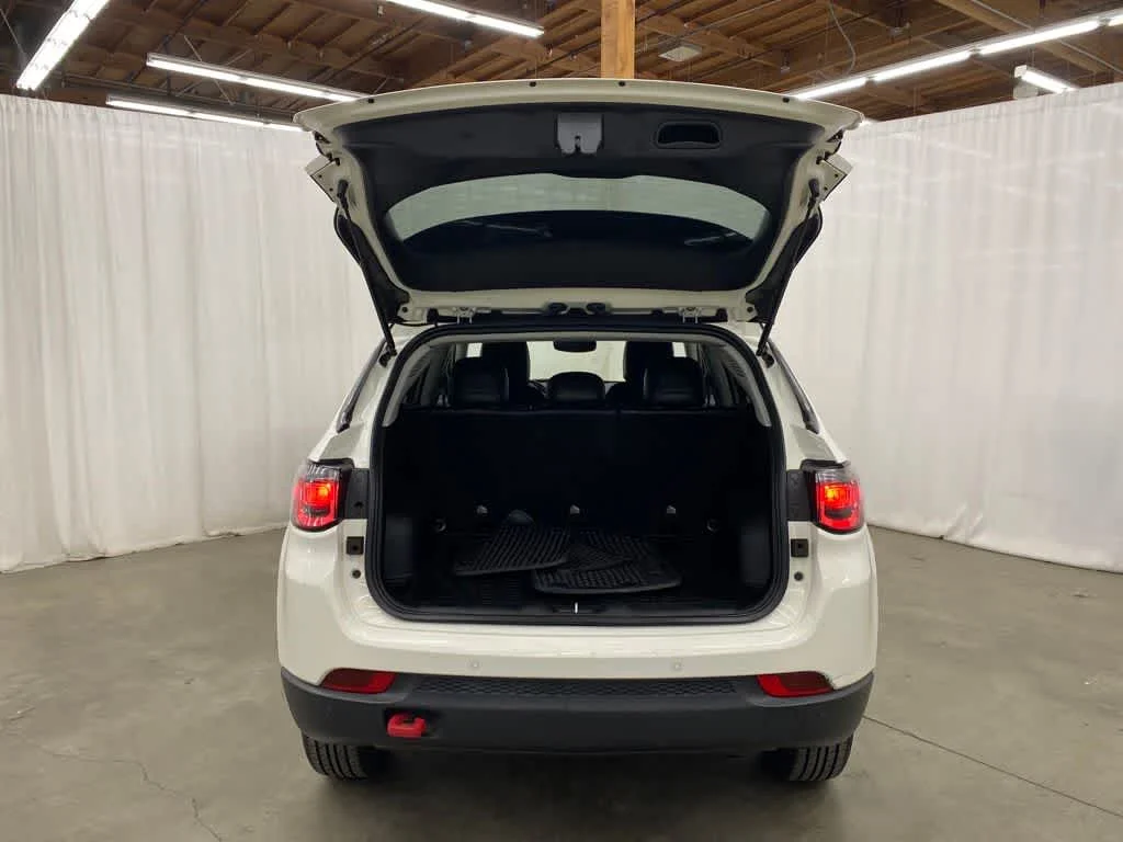 Used 2021 White Clearcoat Jeep Trailhawk image 29