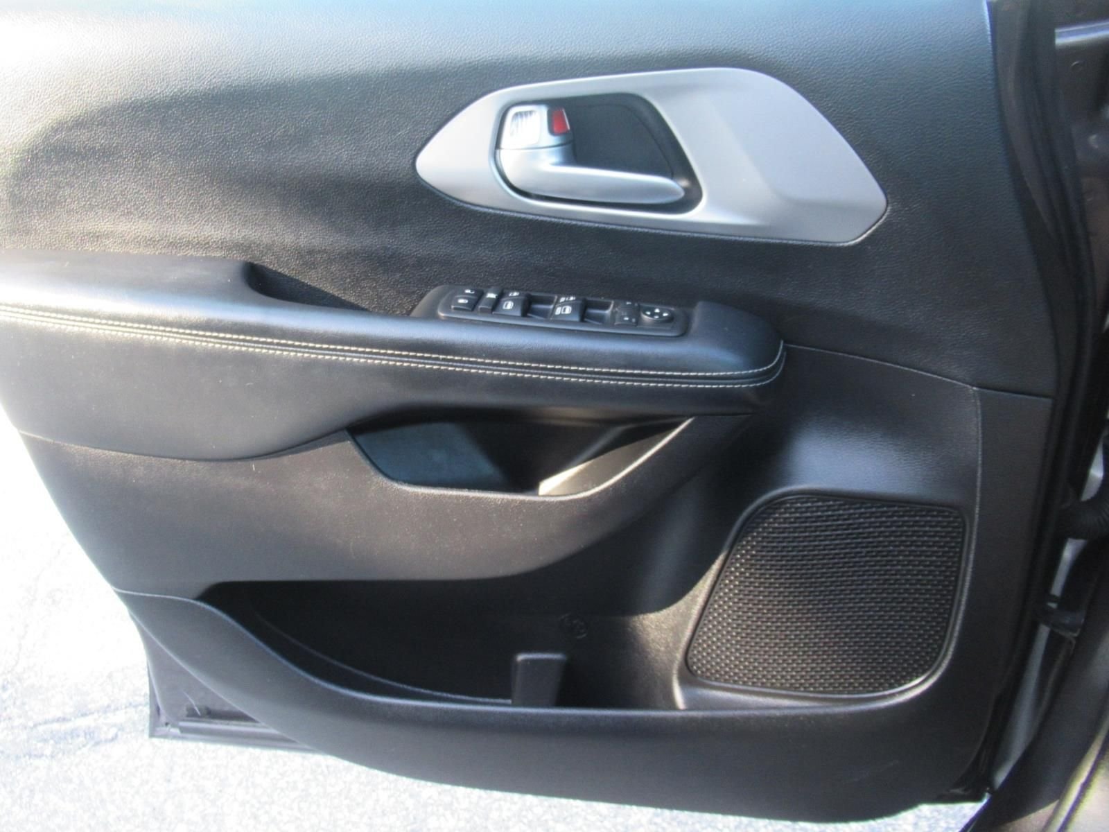 Used 2019 Gray Chrysler Touring Plus image 23