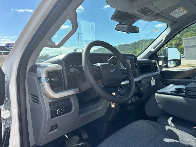 New 2025 Oxford White Ford F-350® XL image 17
