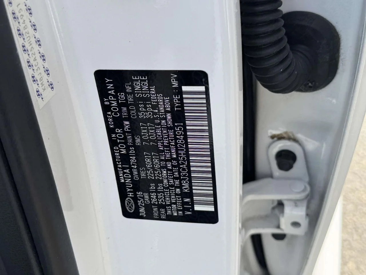 Used 2017 Winter White Hyundai Eco image 26
