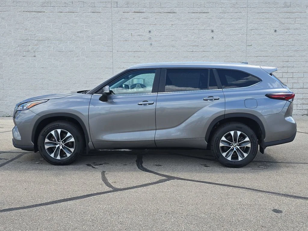Used 2026  Toyota XLE image 10