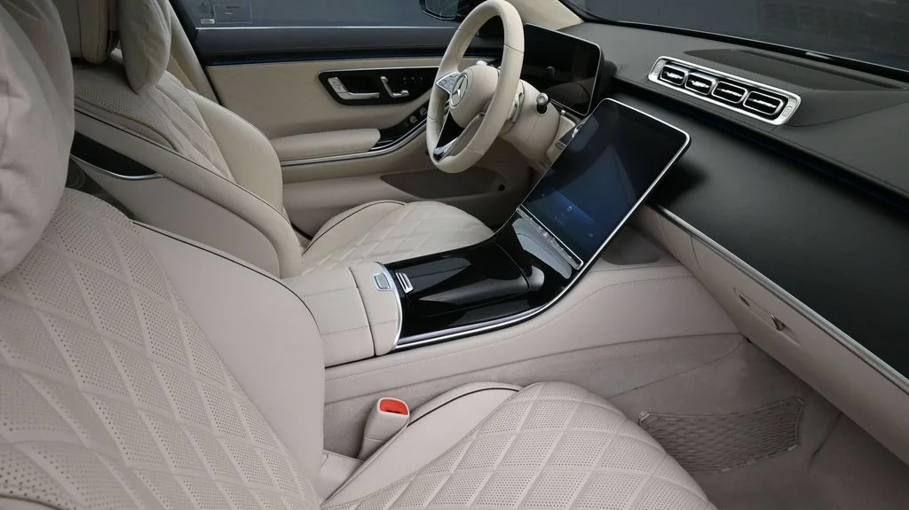 Used 2025 Blue Mercedes-Benz S 580 image 11