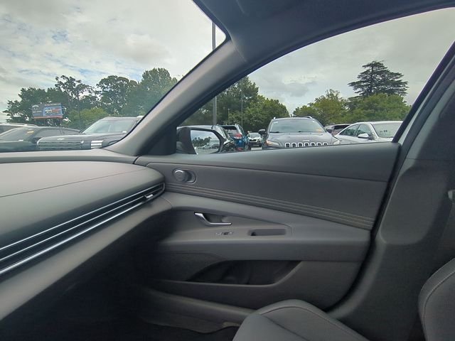 Certified Used 2025 White Hyundai SEL Sport image 12
