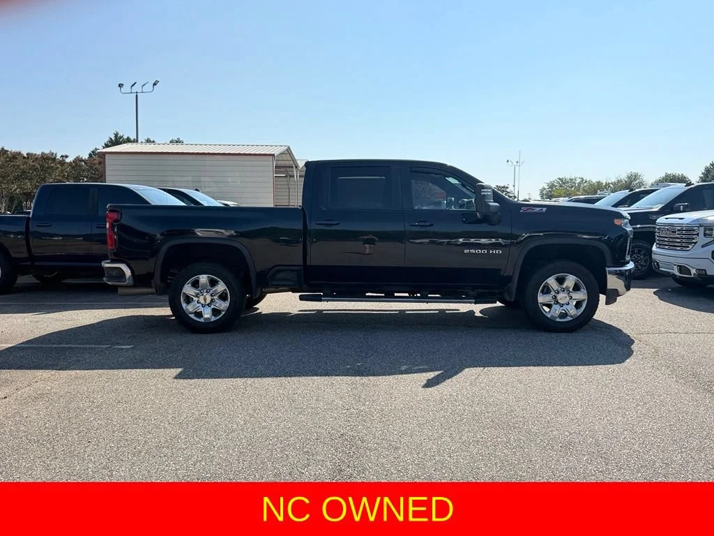 Used 2021 BLACK Chevrolet LT image 2