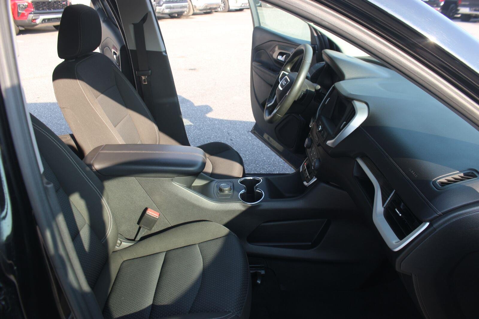 Used 2024 Ebony Twilight Metallic GMC SLE image 34
