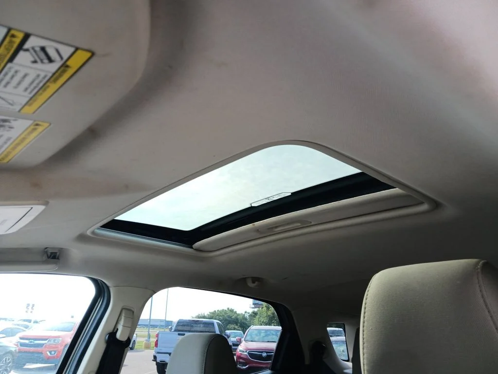 Used 2020 Silver Ford SE image 22