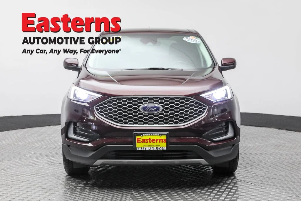 Used 2024 Red Ford SEL image 2