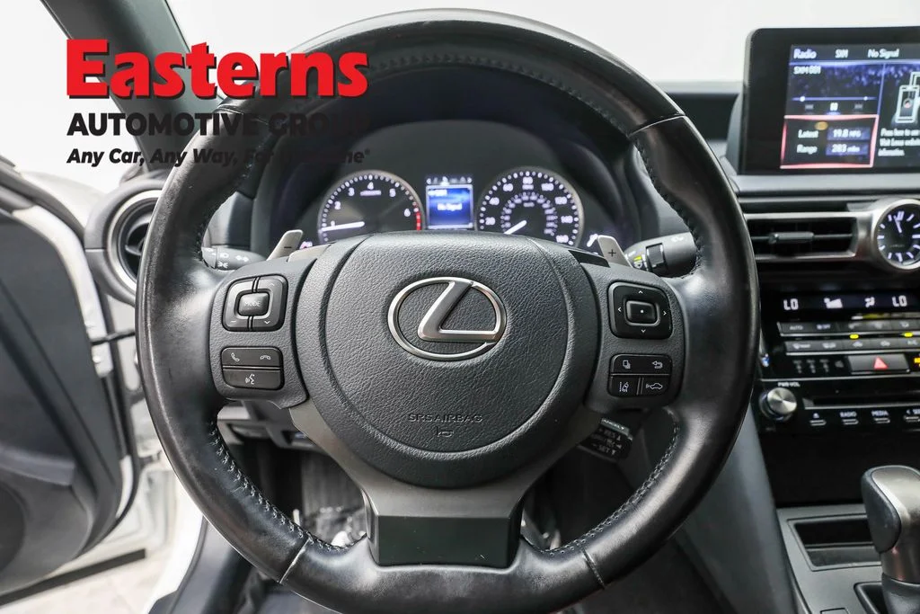 Used 2021  Lexus 300 image 10