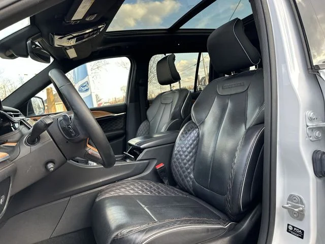 Used 2023 White Jeep Summit Reserve image 14