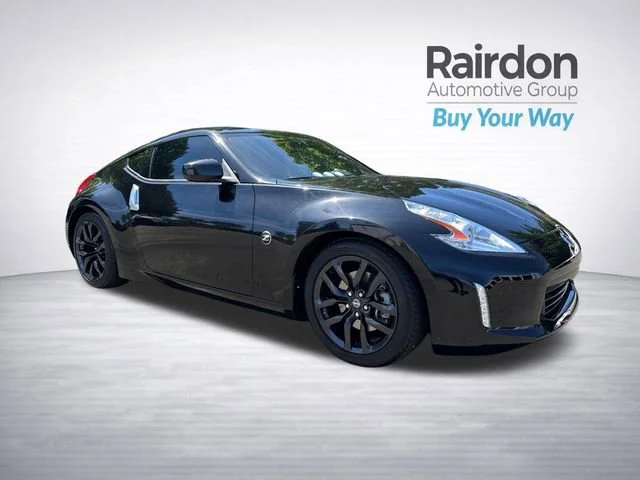 Used 2017 Black Nissan Base image 1