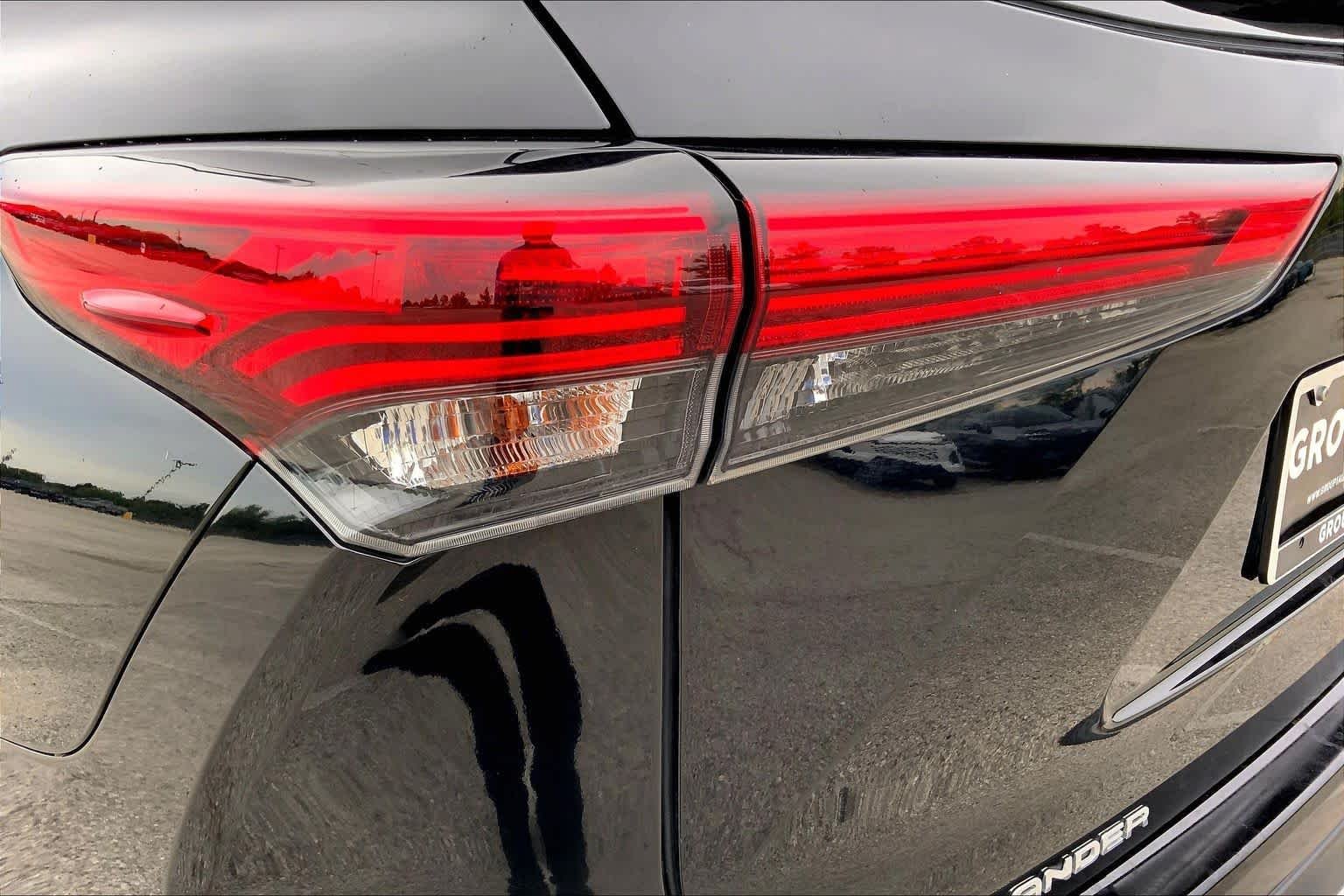 Used 2021 Midnight Black Metallic Toyota XSE image 28