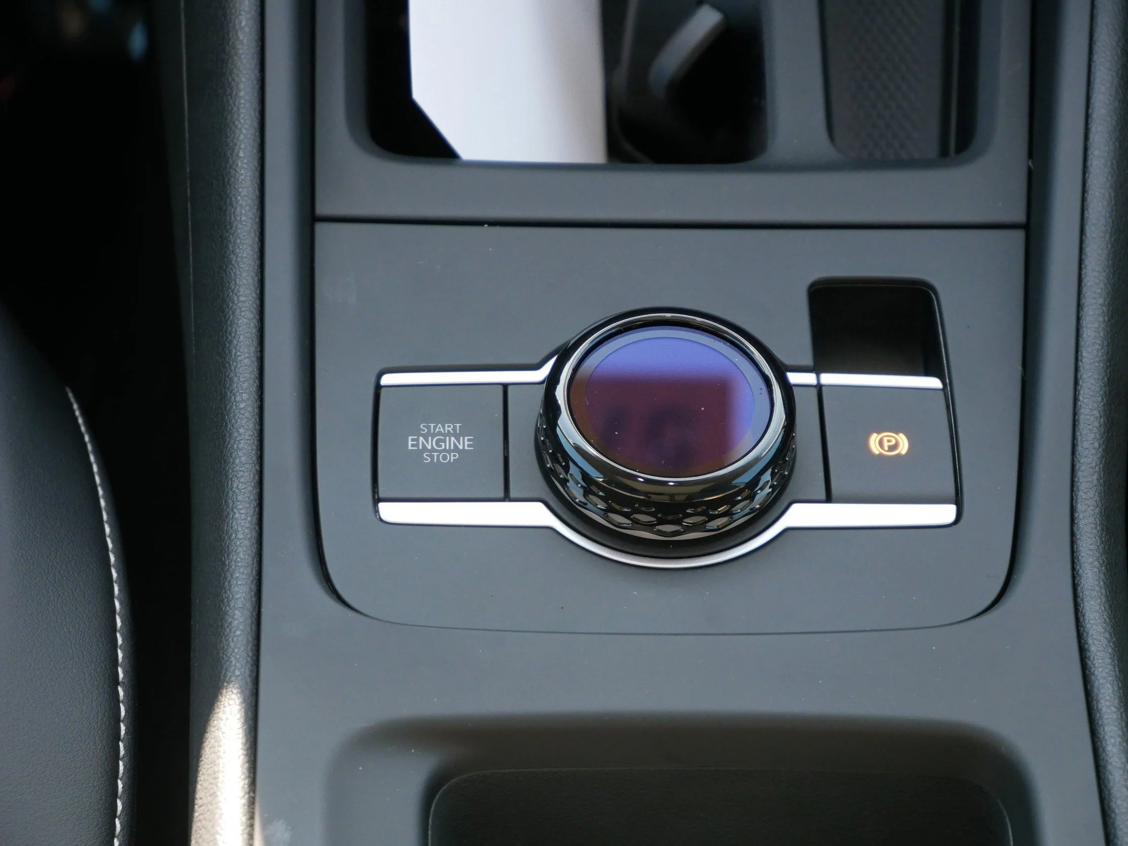 New 2025 Monterey Blue Pearl Volkswagen SE image 9