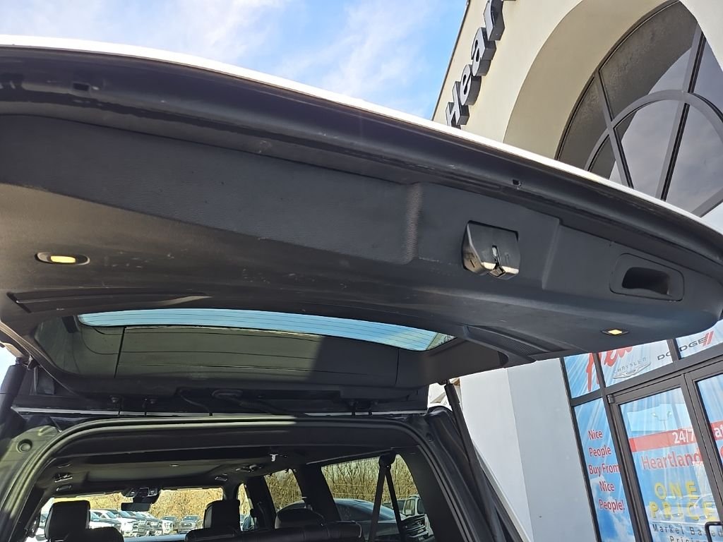 Used 2024 White/off-white Jeep Series II image 117