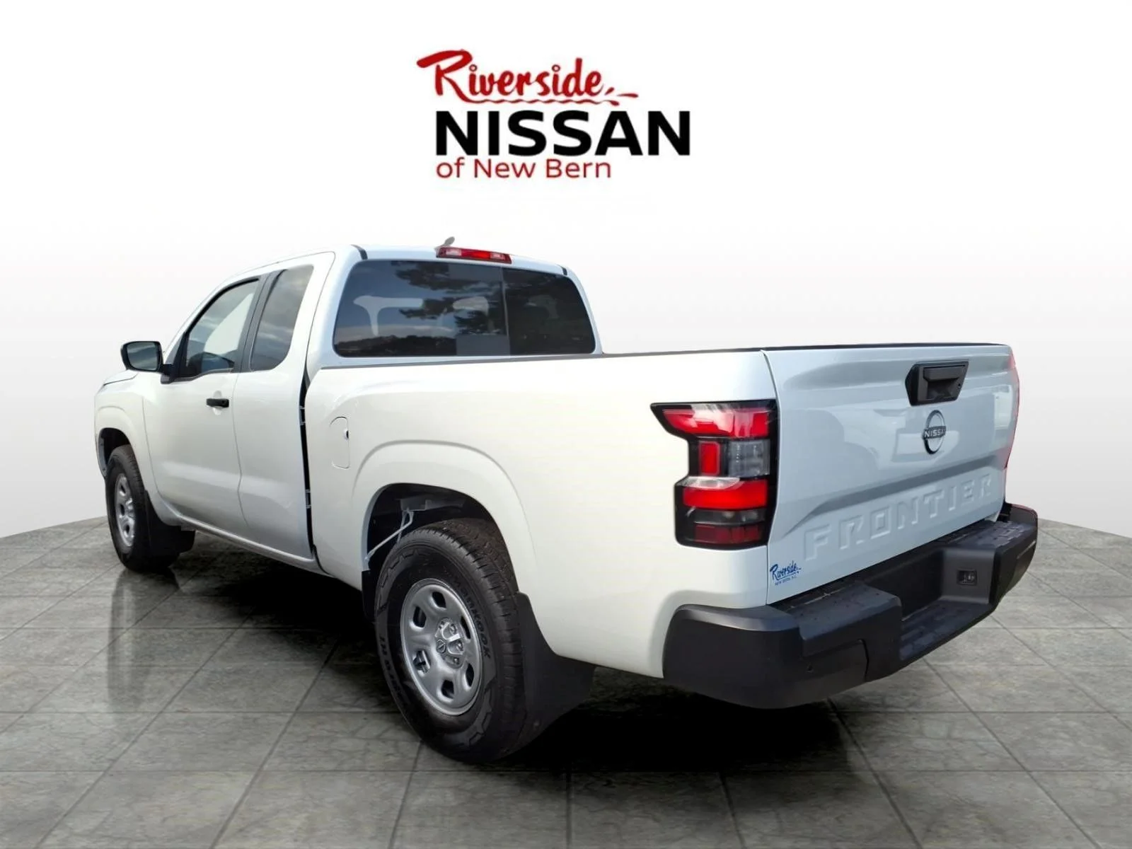 New 2026 Glacier White Nissan King Cab® S image 4