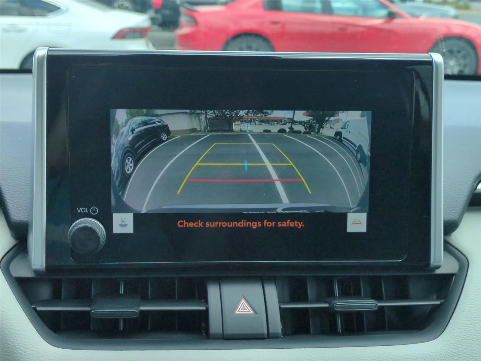 2024 Toyota RAV4 XLE - Photo 38