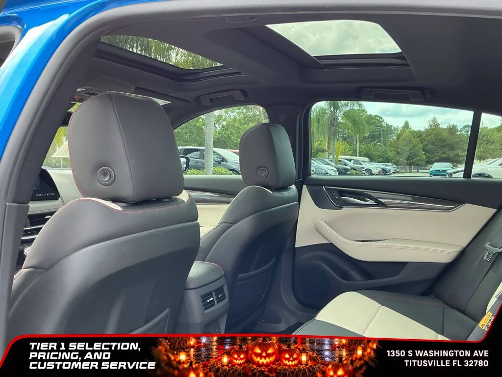 Used 2025 Coastal Blue Metallic Cadillac V-Series image 28