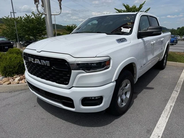 Used 2025 White Ram Big Horn/Lone Star image 4