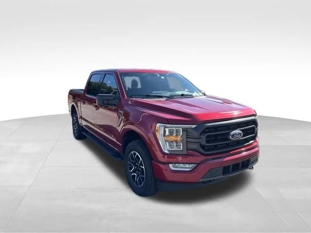Used 2021 Red Ford XLT image 4