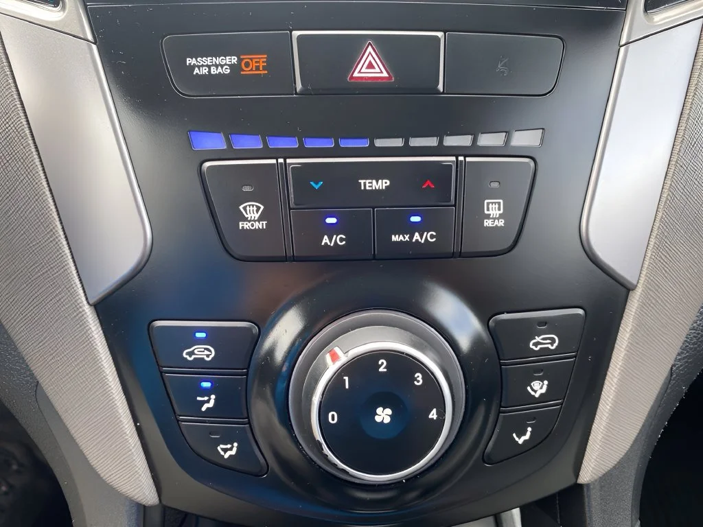 Used 2015  Hyundai  image 24