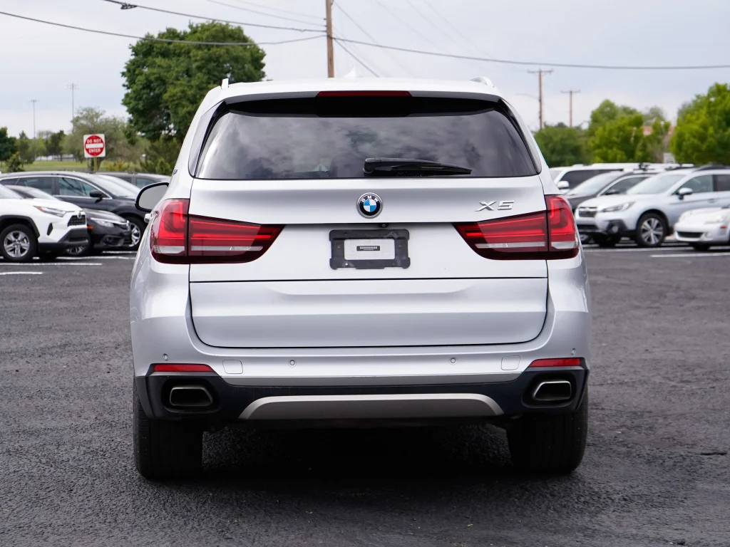 Used 2017 Glacier Silver Metallic BMW xDrive40e iPerformance image 12