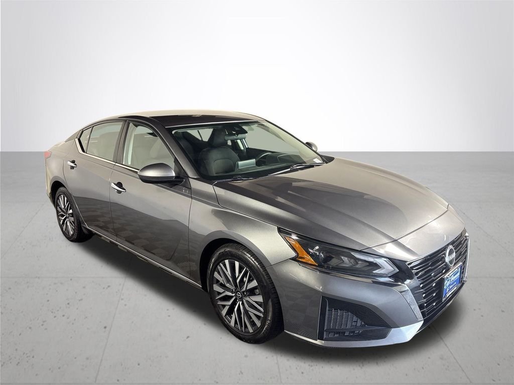 Used 2023 Gray Nissan 2.5 SV image 4