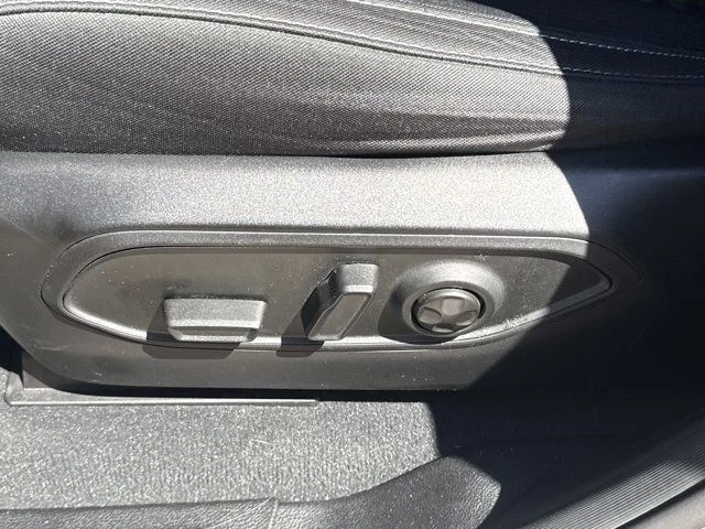 Used 2025 Silver Jeep Laredo X image 16