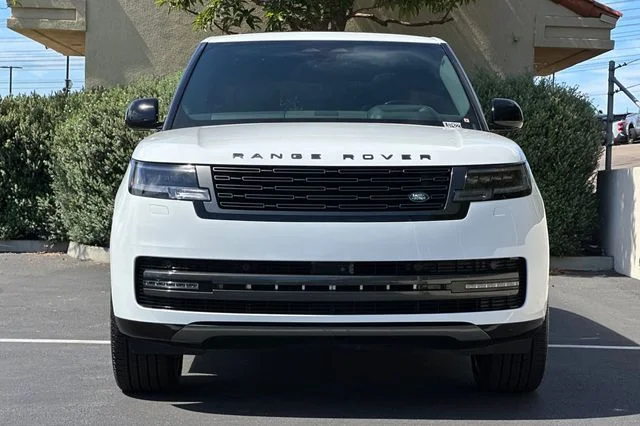 New 2026 Fuji White Land Rover SE image 8