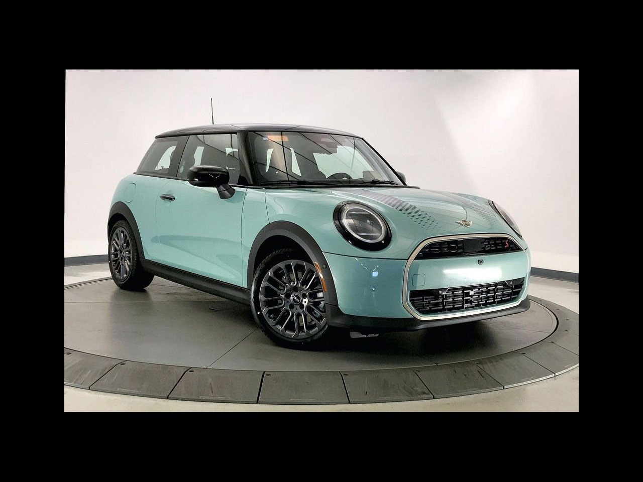 2026 MINI Hardtop Cooper S's photo