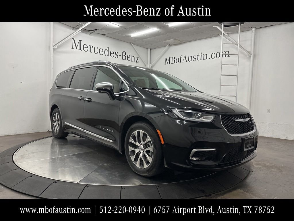2021 Chrysler Pacifica Hybrid Pinnacle Hybrid's photo