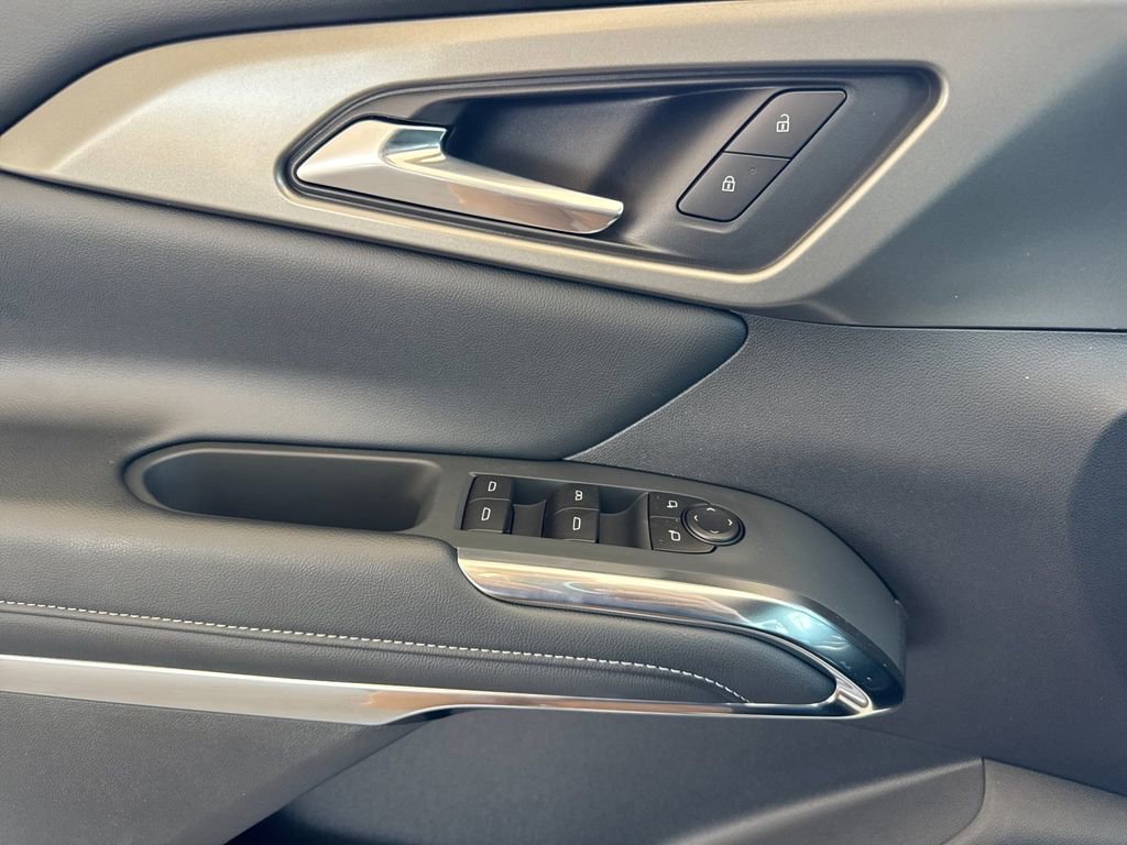 New 2026 Summit White Chevrolet LT image 10