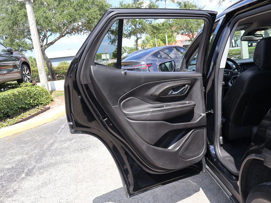 Used 2024 Black GMC SLT image 24