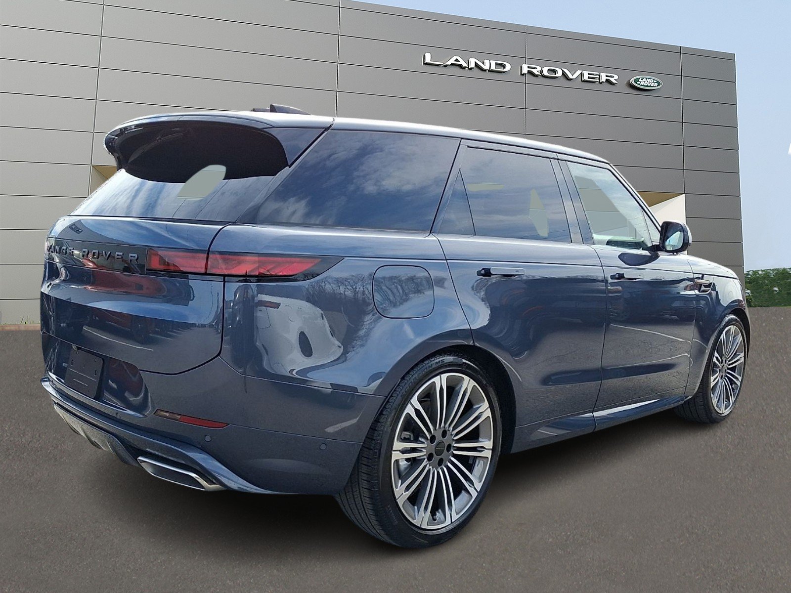 New 2026 Varesine Blue Land Rover P400 Dynamic SE image 2