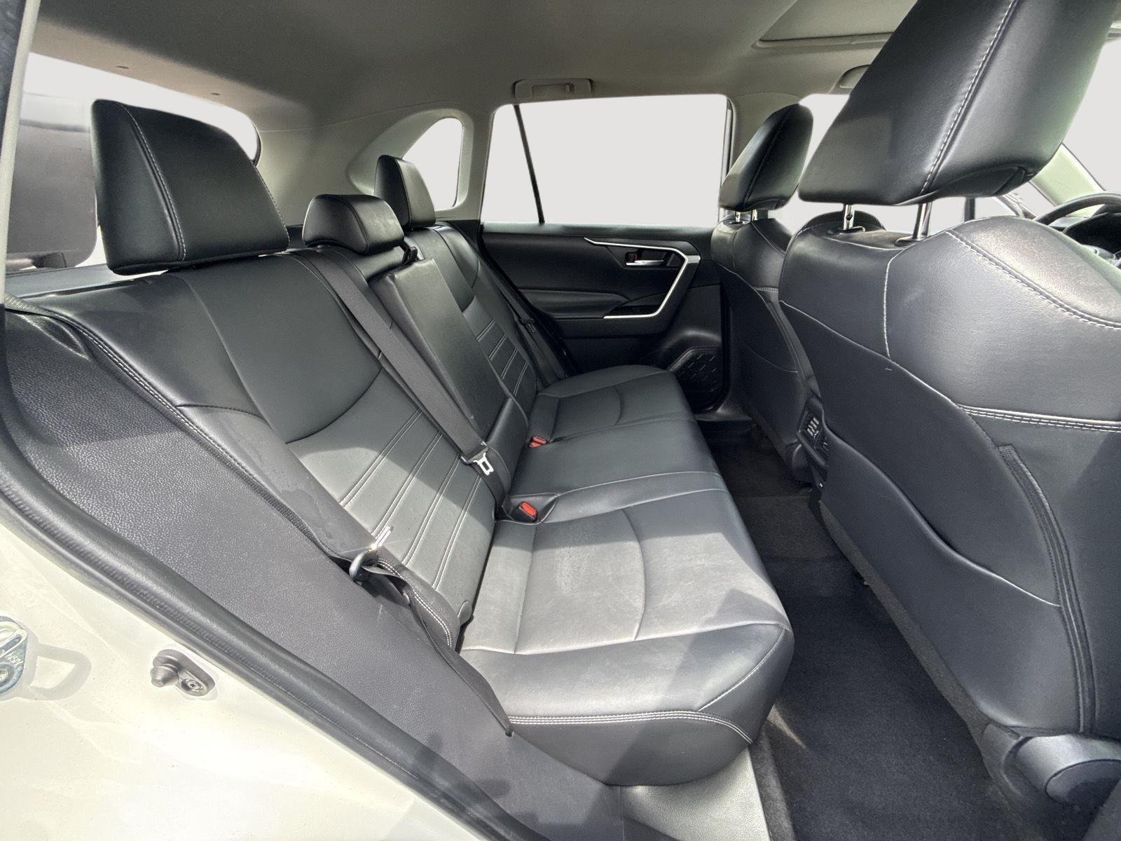Certified Used 2022 Blizzard Pearl Toyota XLE Premium image 5
