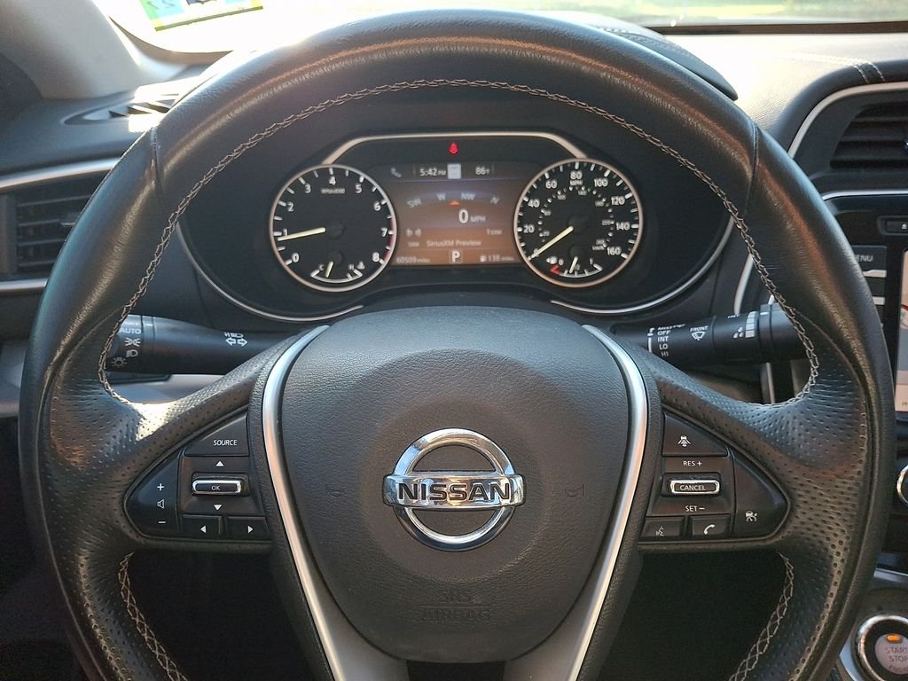 Used 2020 Black Nissan 3.5 SL image 19
