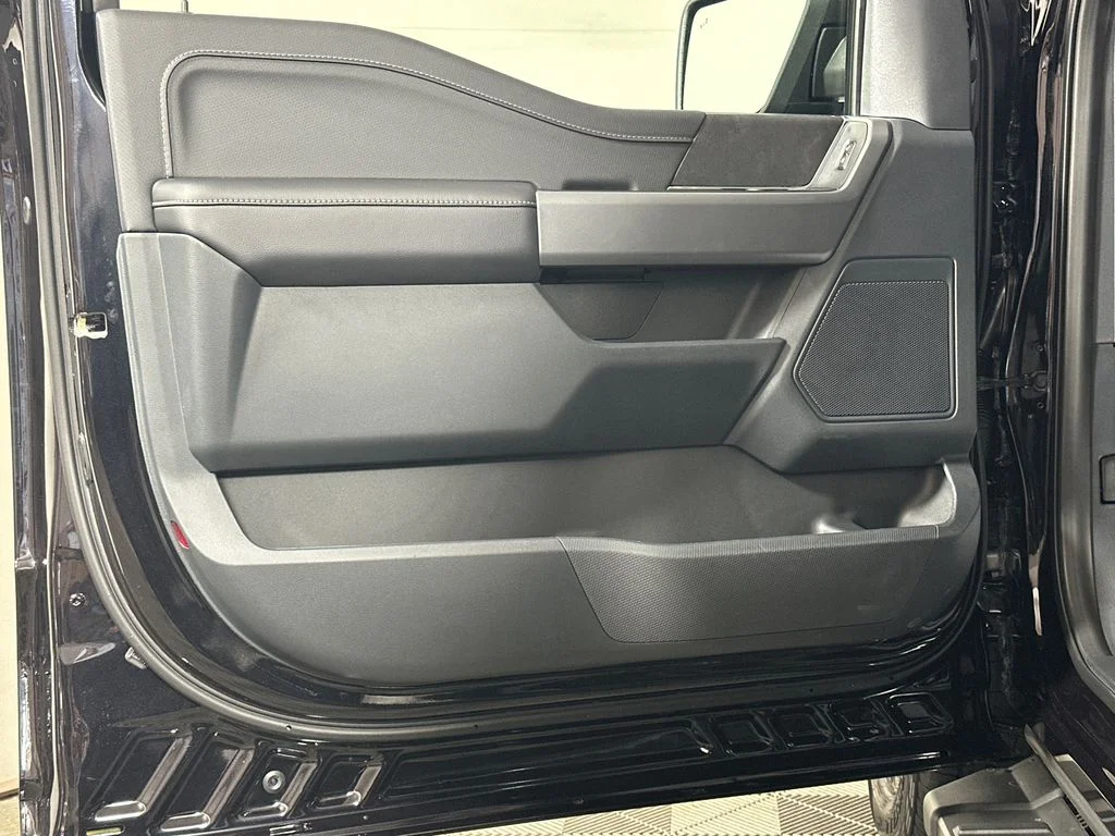 New 2026 Agate Black Metallic Ford XLT image 17