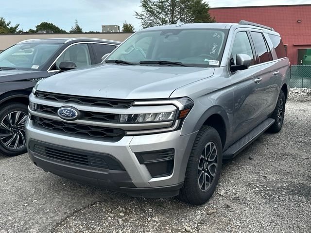 Used 2024 Silver Ford XLT image 3