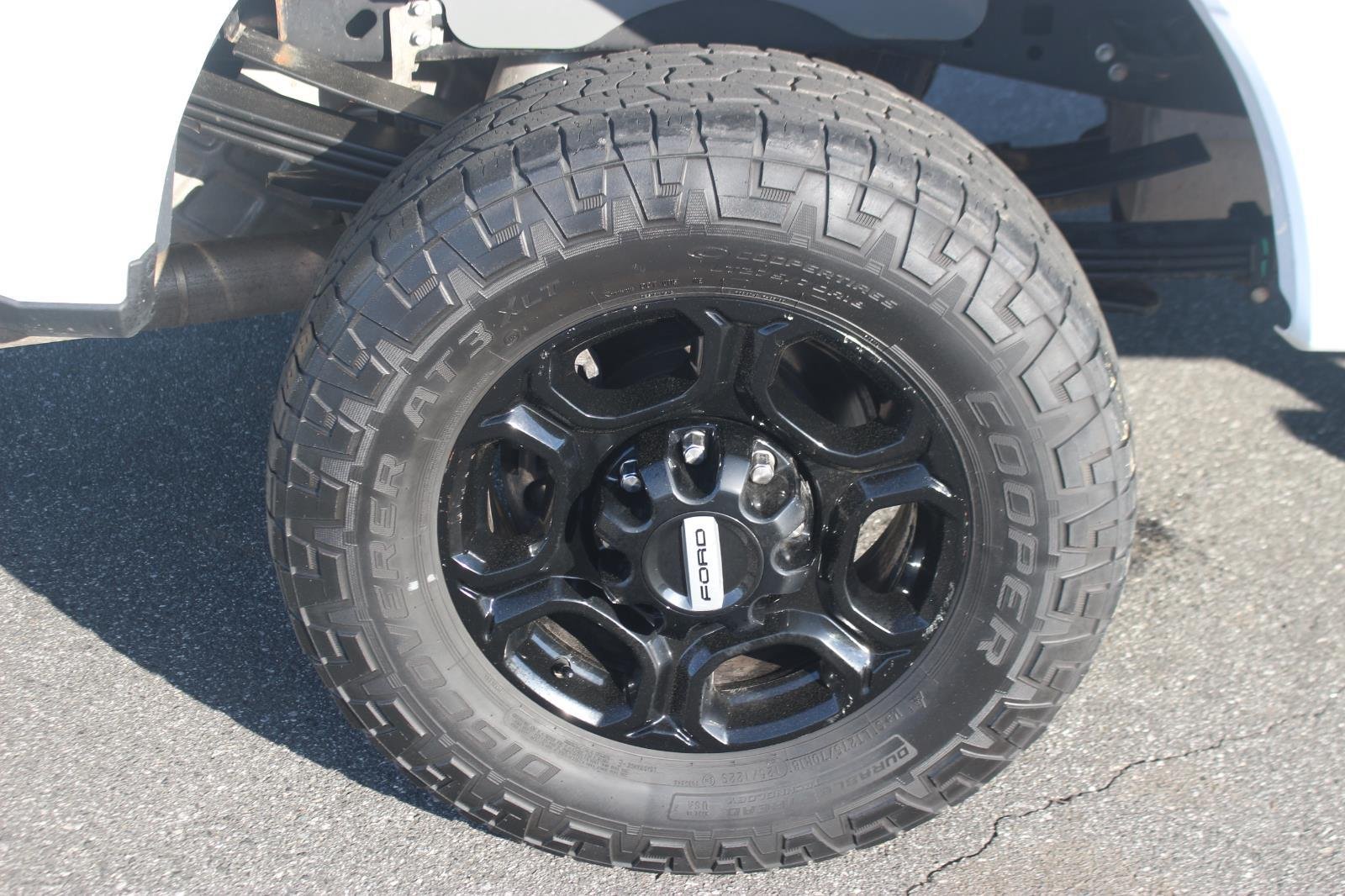 Used 2023 Oxford White Ford XL image 39