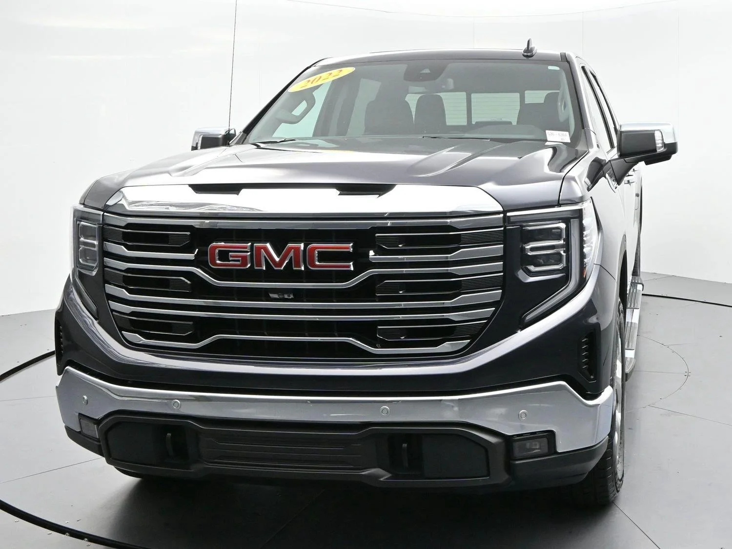 Used 2022 Titanium Rush Metallic GMC SLT image 3