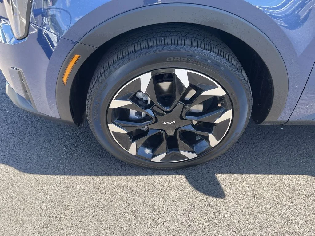 Used 2025 Black Kia EX image 10
