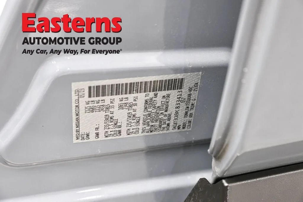 Used 2023 Gray Nissan SL image 37