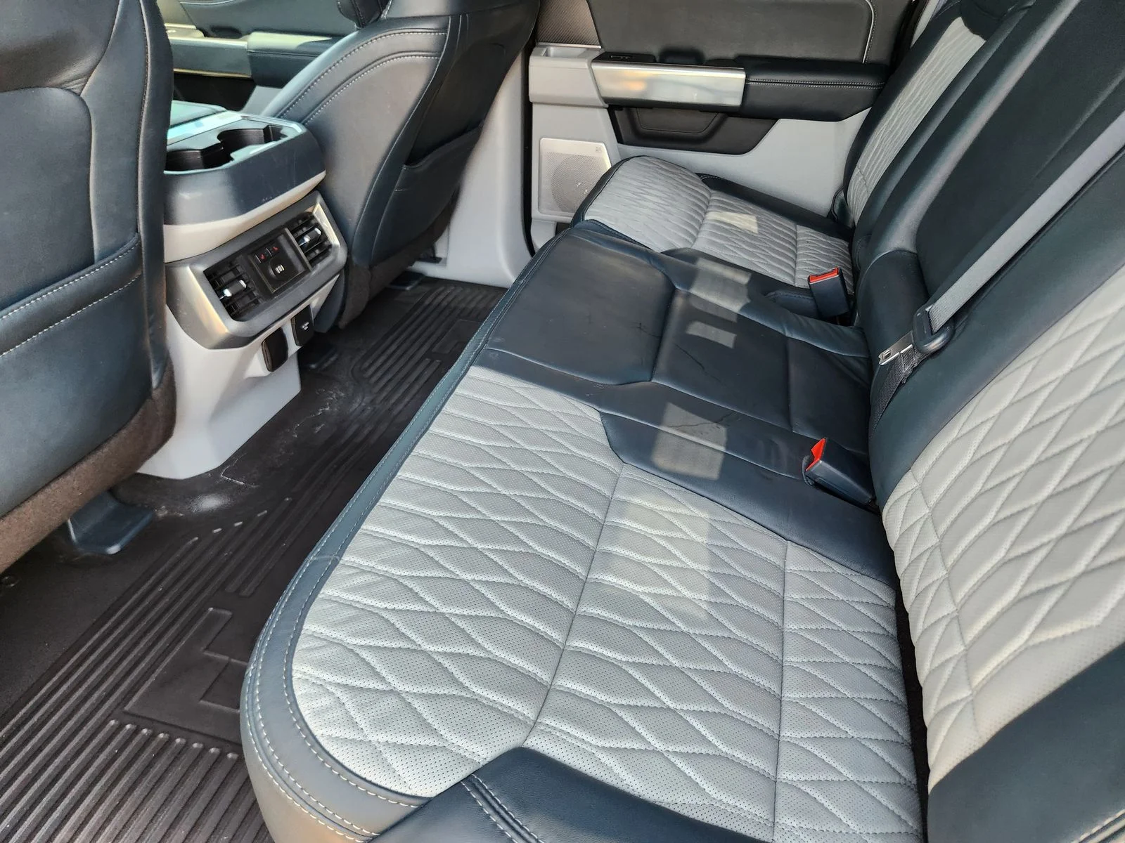Used 2024 Black Ford Limited image 29