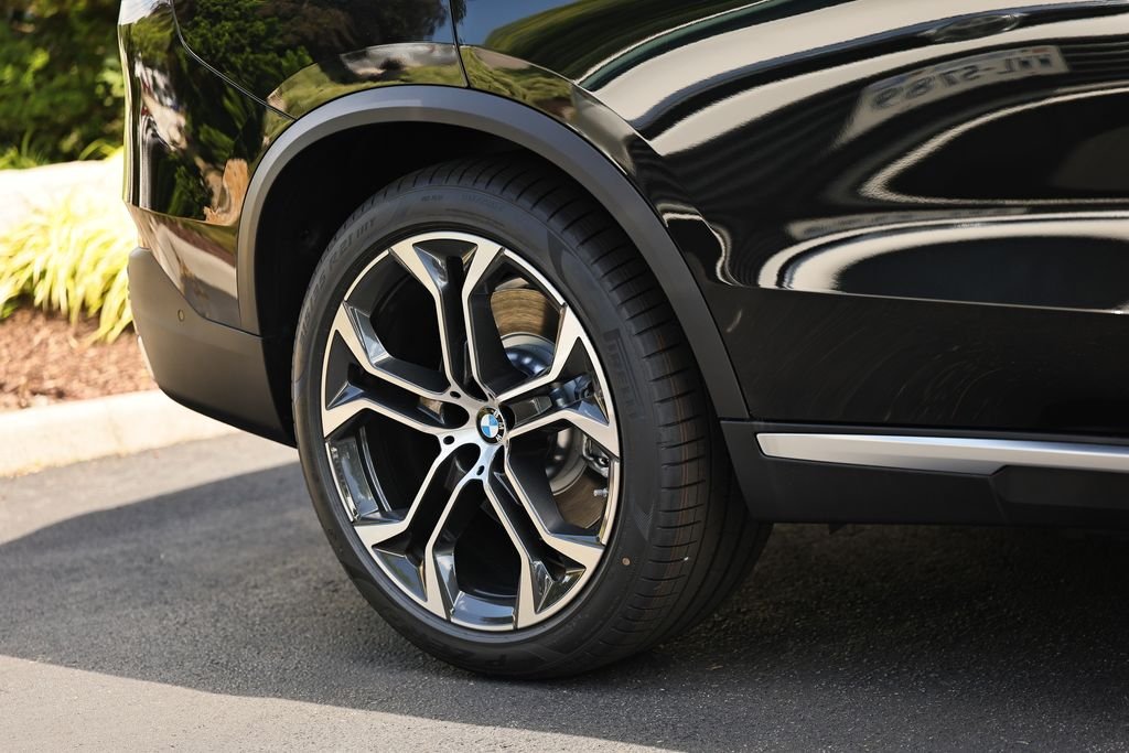 New 2026 Black Sapphire Metallic BMW xDrive50e image 6