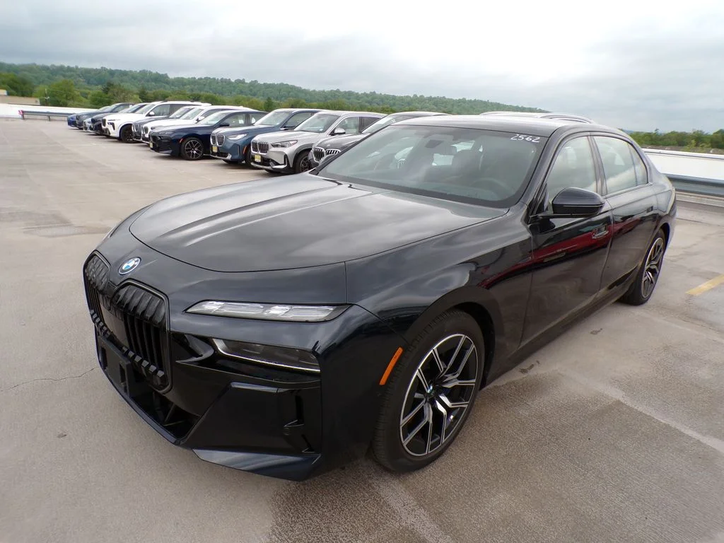 2026 BMW i7 xDrive60 Sedan's photo