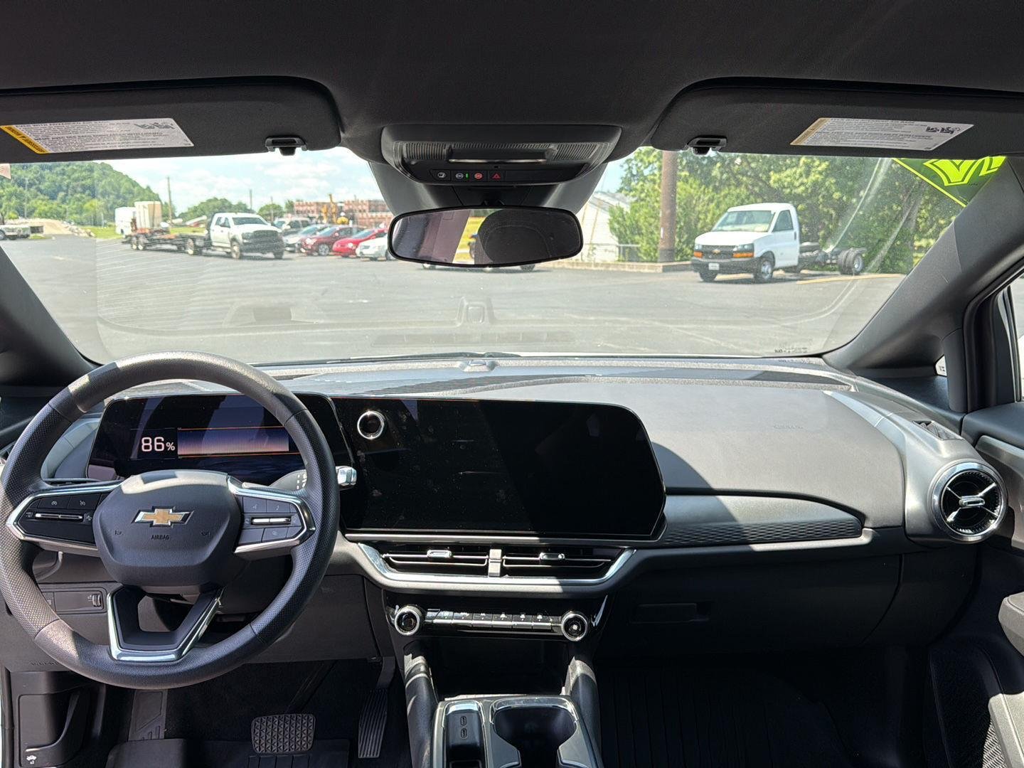 Used 2025 Summit White Chevrolet LT image 3