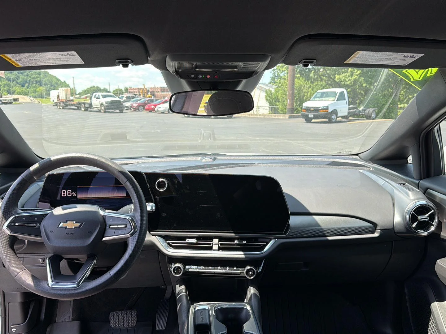 Used 2025 Summit White Chevrolet LT image 3