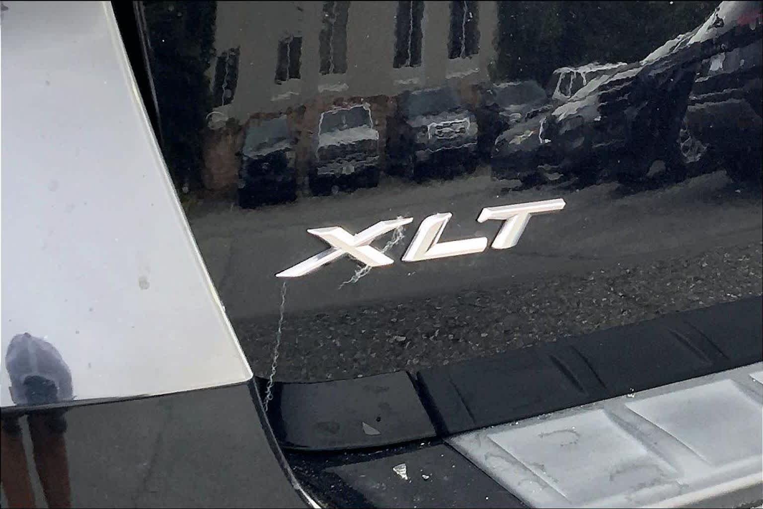 Used 2024 Agate Black Metallic Ford XLT image 28