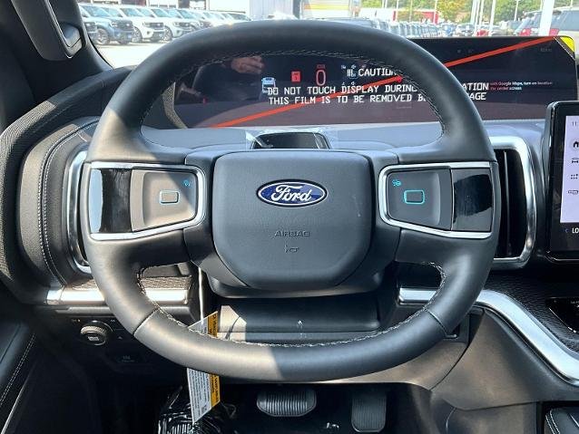 New 2027 Star White Metallic Tri-Coat Ford Platinum image 45