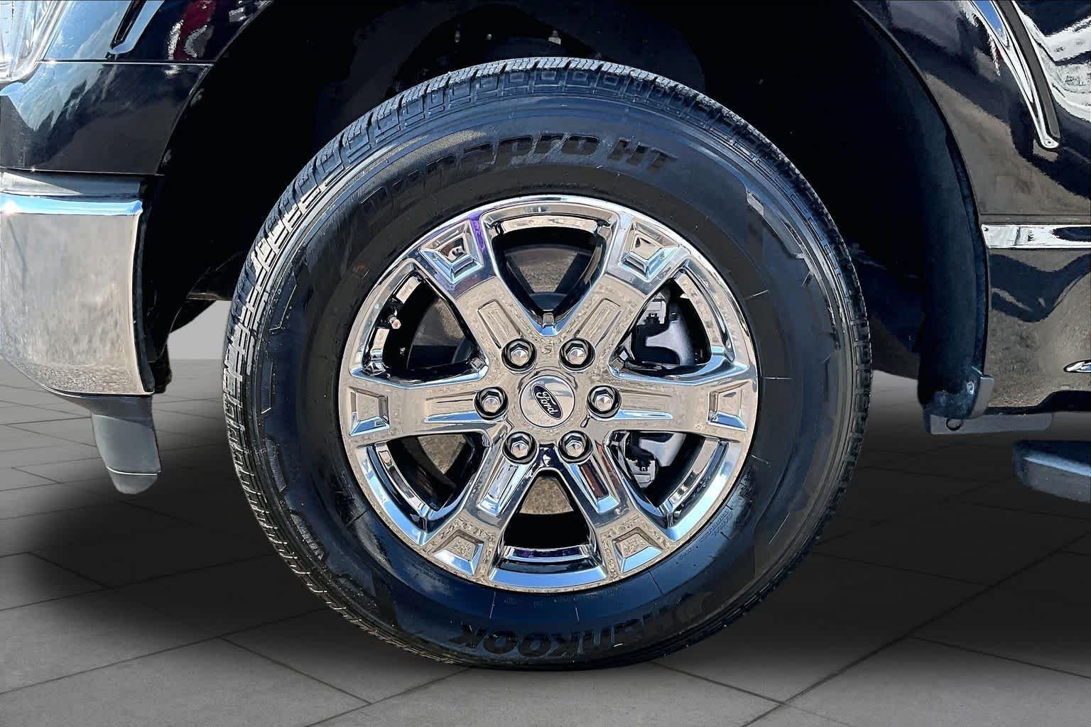 Used 2023 Agate Black Ford XLT image 11
