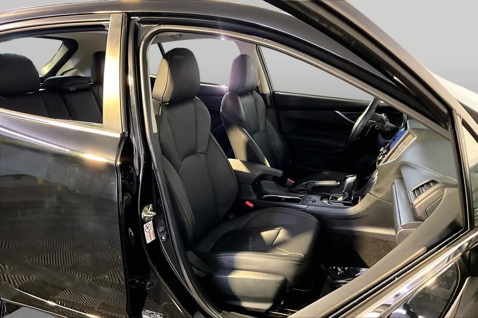 Used 2019 Crystal Black Silica Subaru Limited image 8